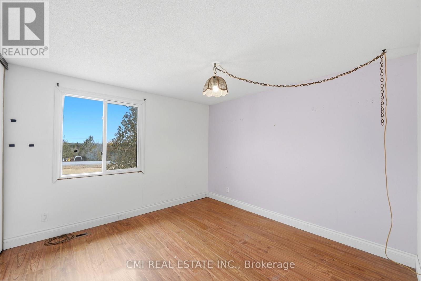 692 Emily Park Road, Kawartha Lakes (Omemee), Ontario  K0L 2W0 - Photo 21 - X12992450