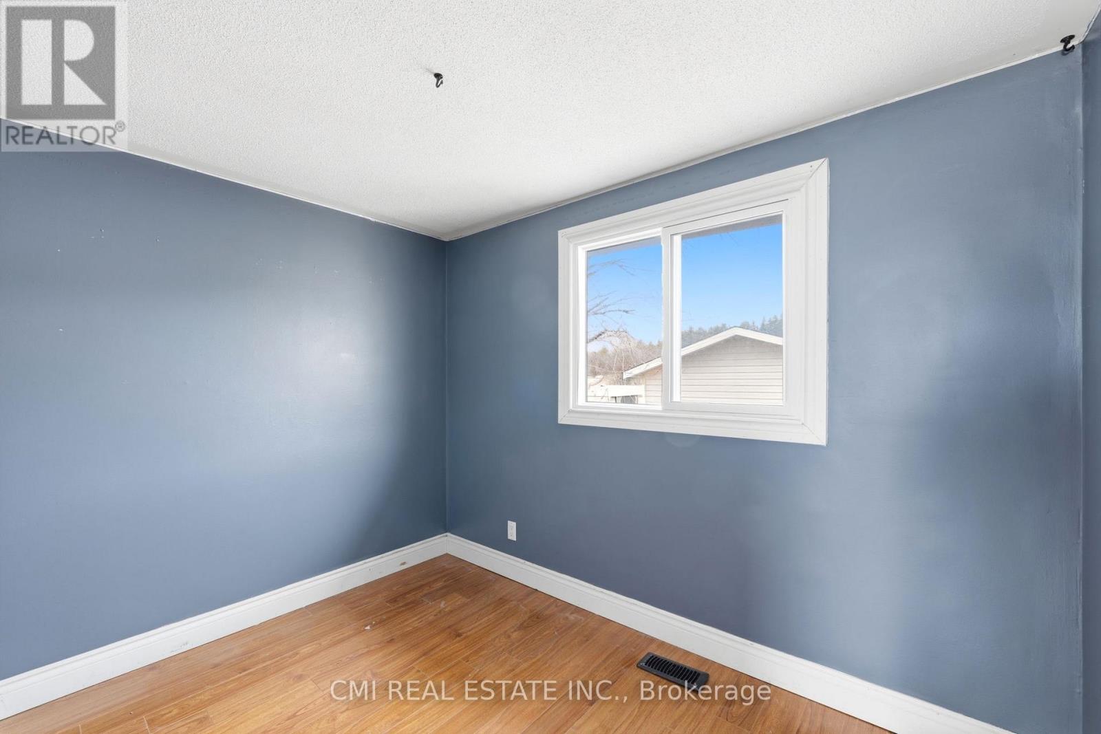 692 Emily Park Road, Kawartha Lakes (Omemee), Ontario  K0L 2W0 - Photo 23 - X12992450