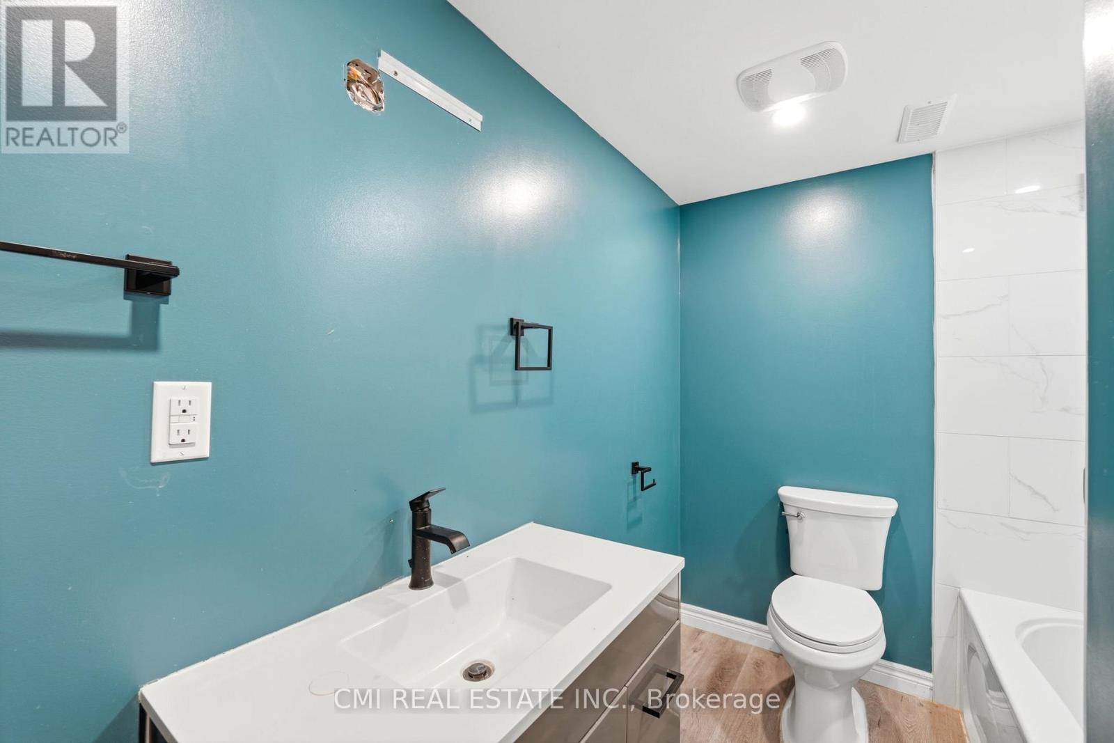 692 Emily Park Road, Kawartha Lakes (Omemee), Ontario  K0L 2W0 - Photo 32 - X12992450