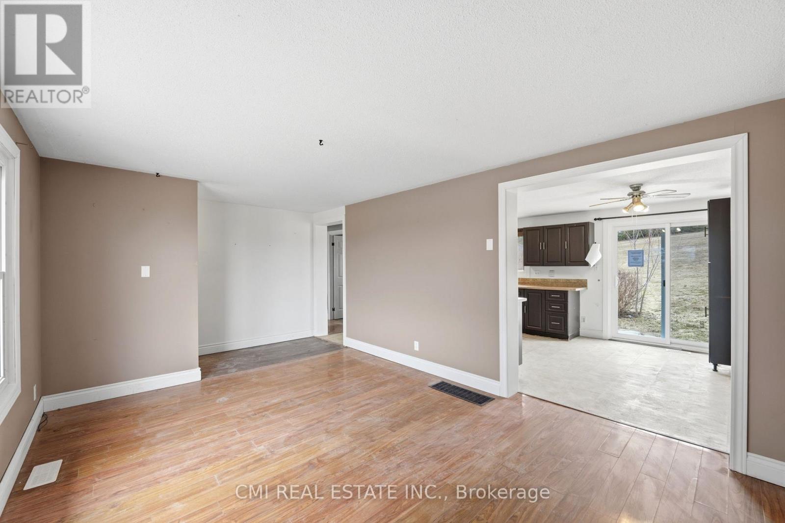 692 Emily Park Road, Kawartha Lakes (Omemee), Ontario  K0L 2W0 - Photo 7 - X12992450