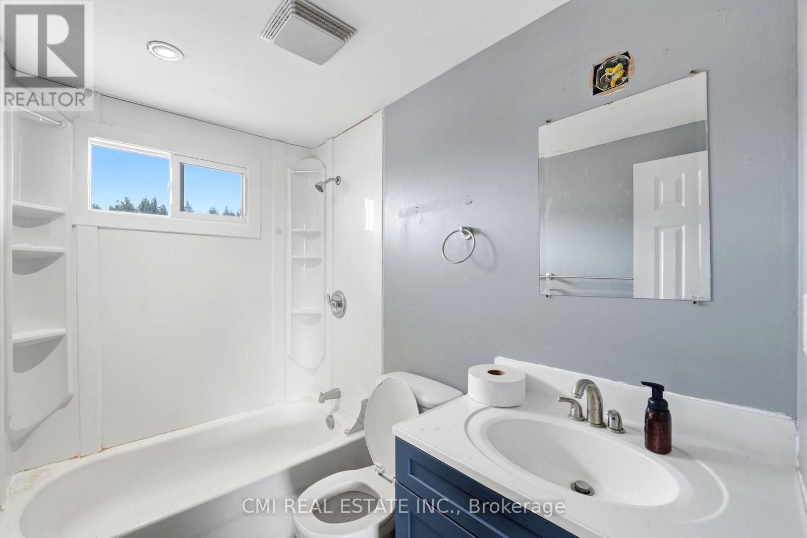 692 Emily Park Road, Kawartha Lakes (Omemee), Ontario  K0L 2W0 - Photo 9 - X12992450