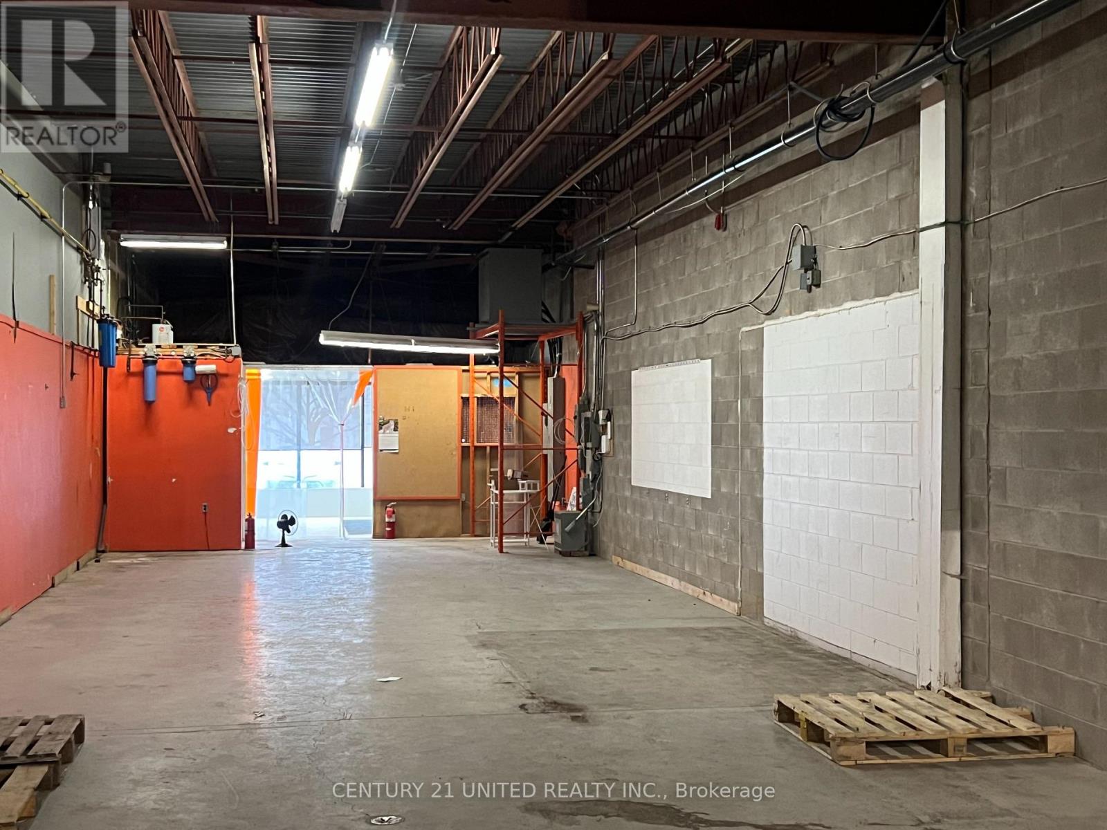 4 - 637 The Queensway, Peterborough (Otonabee Ward 1), Ontario  K9J 7J6 - Photo 2 - X12992540