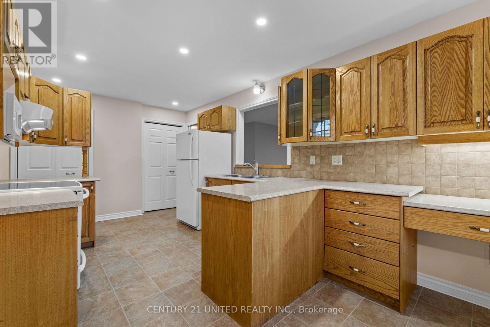 3 - 660 Whitaker Street, Peterborough (Ashburnham Ward 4), Ontario  K9H 7L5 - Photo 20 - X12992660