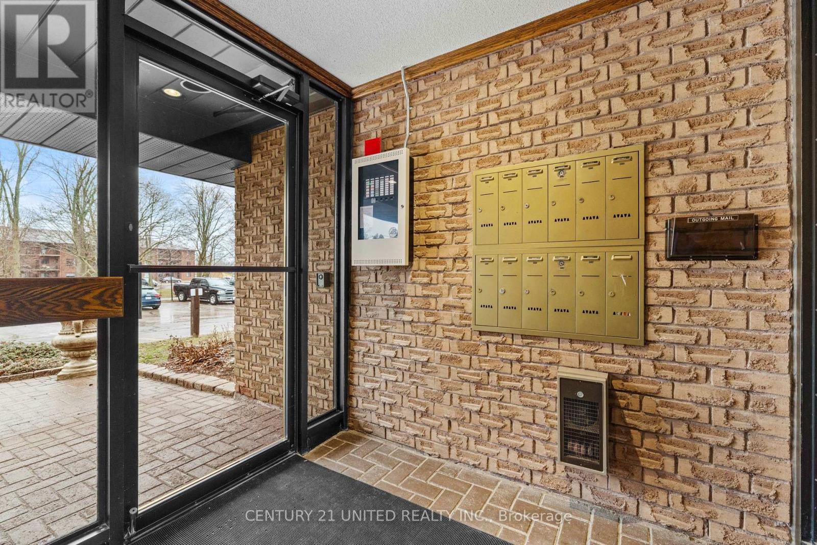 3 - 660 Whitaker Street, Peterborough (Ashburnham Ward 4), Ontario  K9H 7L5 - Photo 3 - X12992660