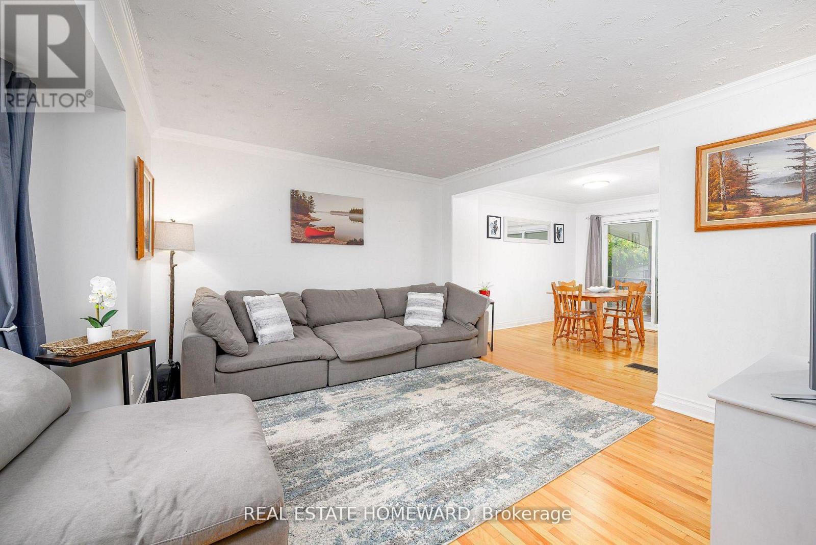 521 O'connell Road, Peterborough (Otonabee Ward 1), Ontario  K9J 4E2 - Photo 4 - X12992894