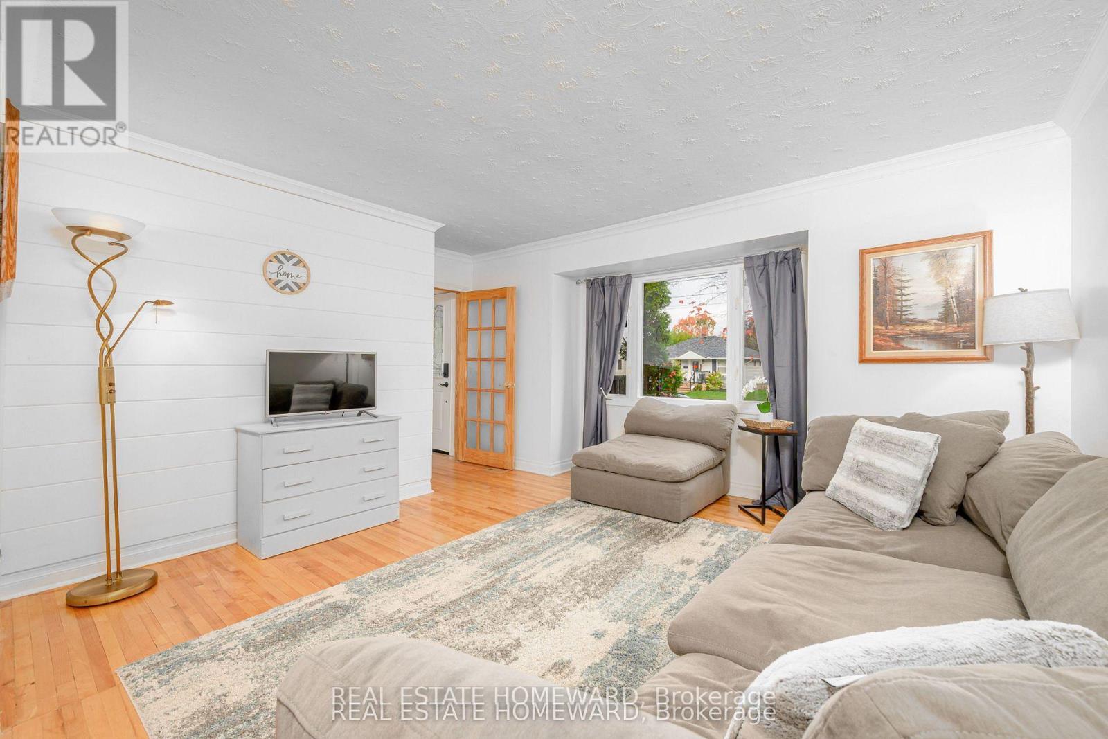 521 O'connell Road, Peterborough (Otonabee Ward 1), Ontario  K9J 4E2 - Photo 5 - X12992894