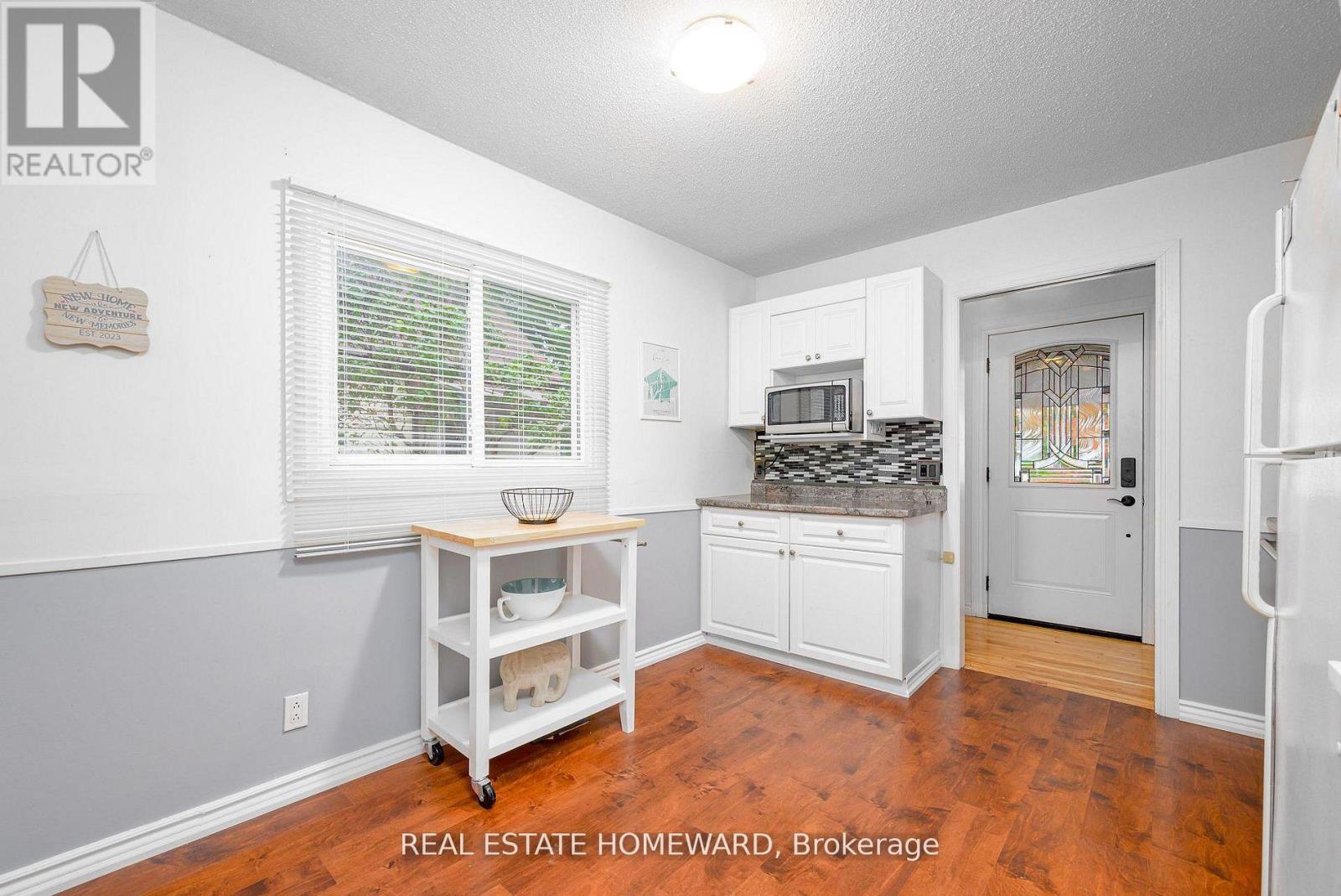 521 O'connell Road, Peterborough (Otonabee Ward 1), Ontario  K9J 4E2 - Photo 8 - X12992894