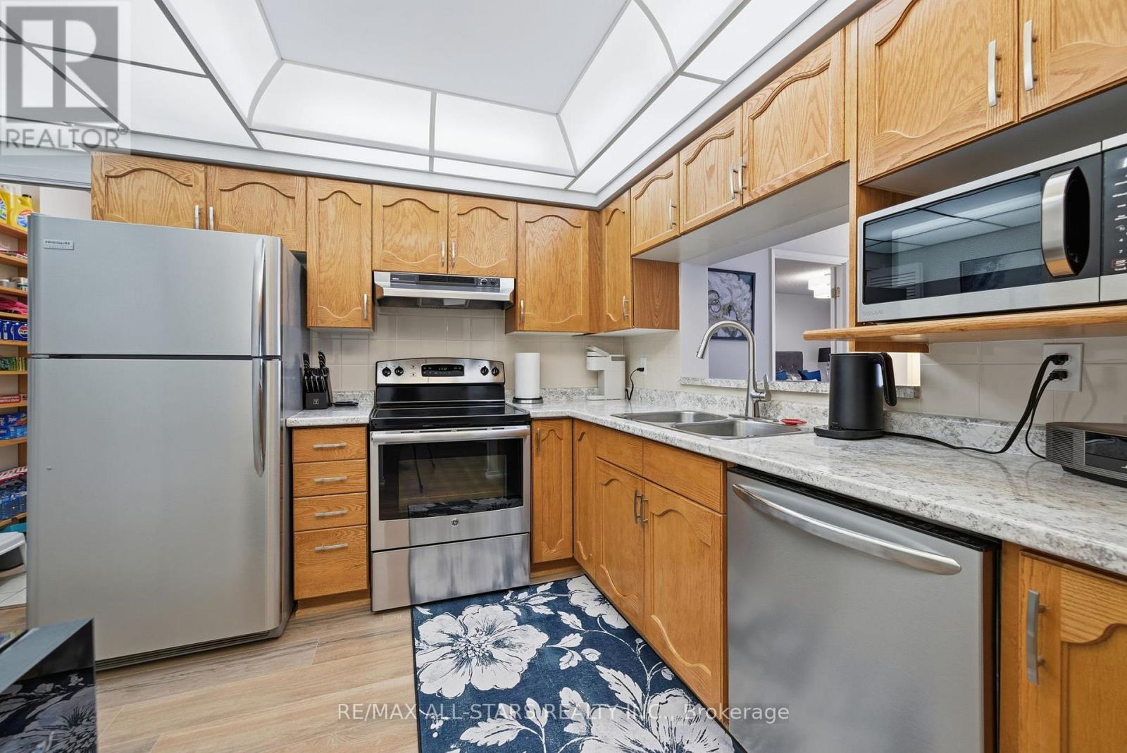 312 - 4 Heritage Way, Kawartha Lakes (Lindsay), Ontario  K9V 5Z2 - Photo 11 - X12993098