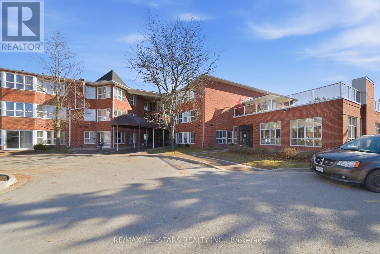 312 - 4 Heritage Way, Kawartha Lakes (Lindsay), Ontario  K9V 5Z2 - Photo 2 - X12993098