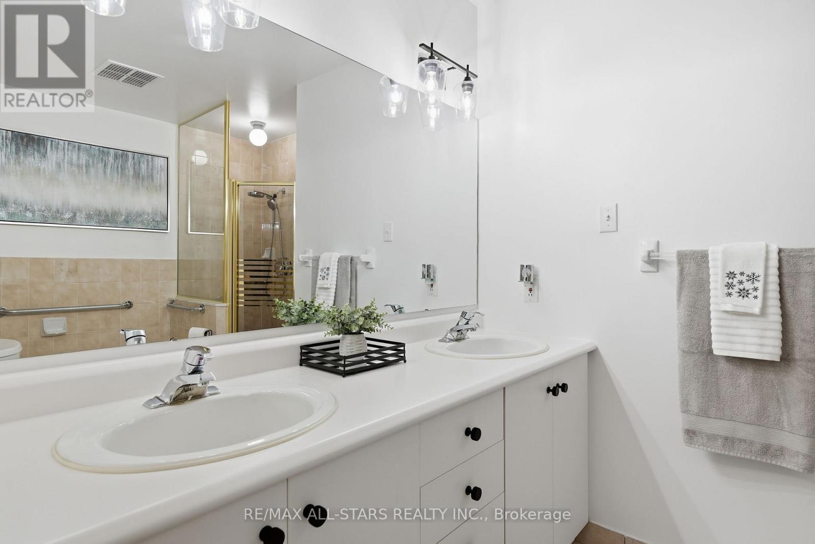 312 - 4 Heritage Way, Kawartha Lakes (Lindsay), Ontario  K9V 5Z2 - Photo 28 - X12993098