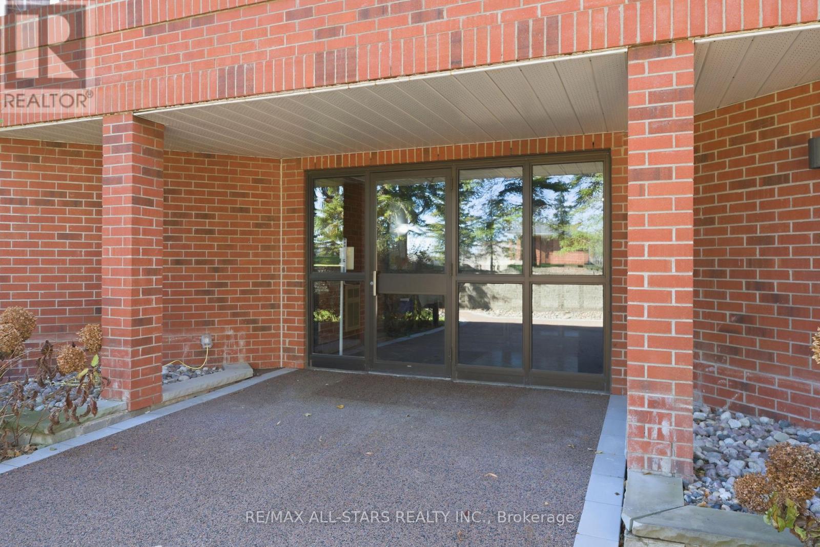 312 - 4 Heritage Way, Kawartha Lakes (Lindsay), Ontario  K9V 5Z2 - Photo 38 - X12993098