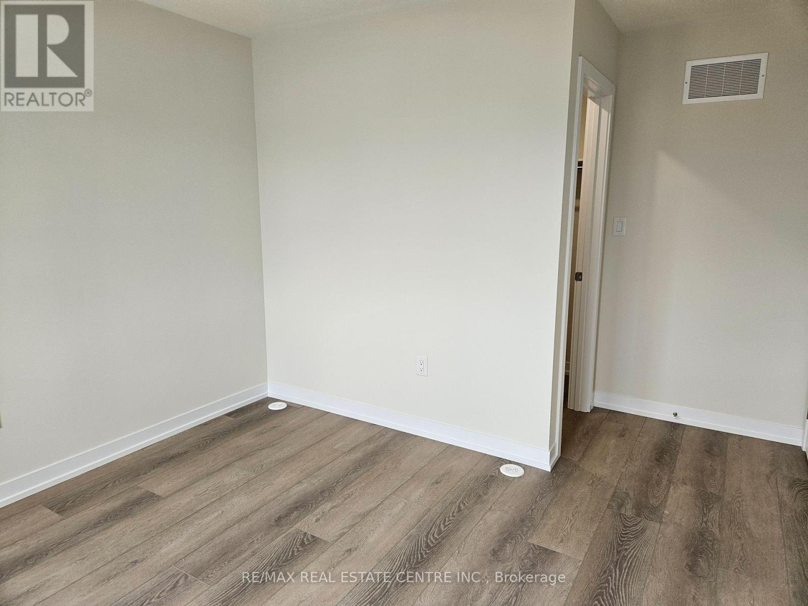 Upper - 22 Ziibi Way, Clarington (Newcastle), Ontario  L1B 0W5 - Photo 12 - E12993572