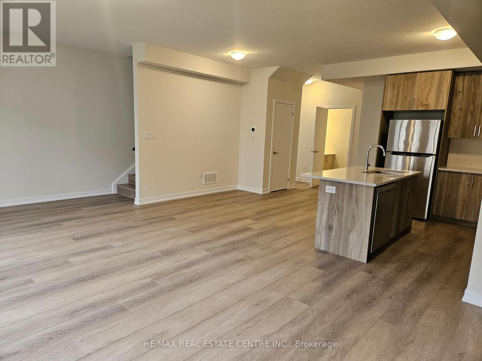 Upper - 22 Ziibi Way, Clarington (Newcastle), Ontario  L1B 0W5 - Photo 2 - E12993572