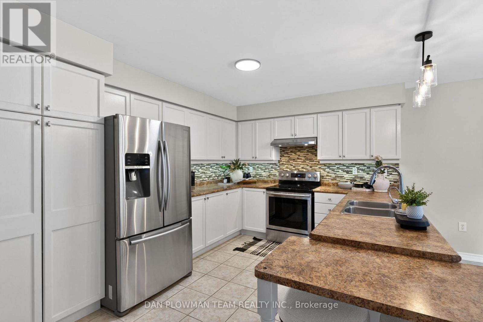 10 Springbank Road, Kawartha Lakes (Omemee), Ontario  K0L 2W0 - Photo 13 - X12993684