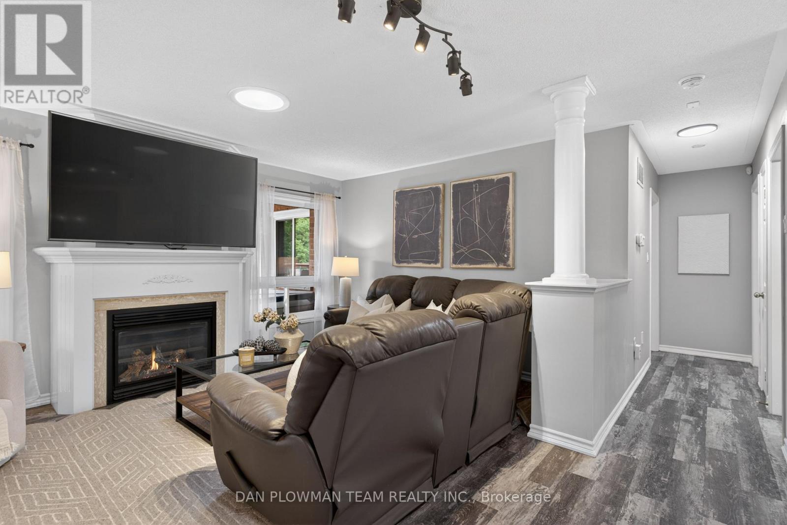 10 Springbank Road, Kawartha Lakes (Omemee), Ontario  K0L 2W0 - Photo 9 - X12993684