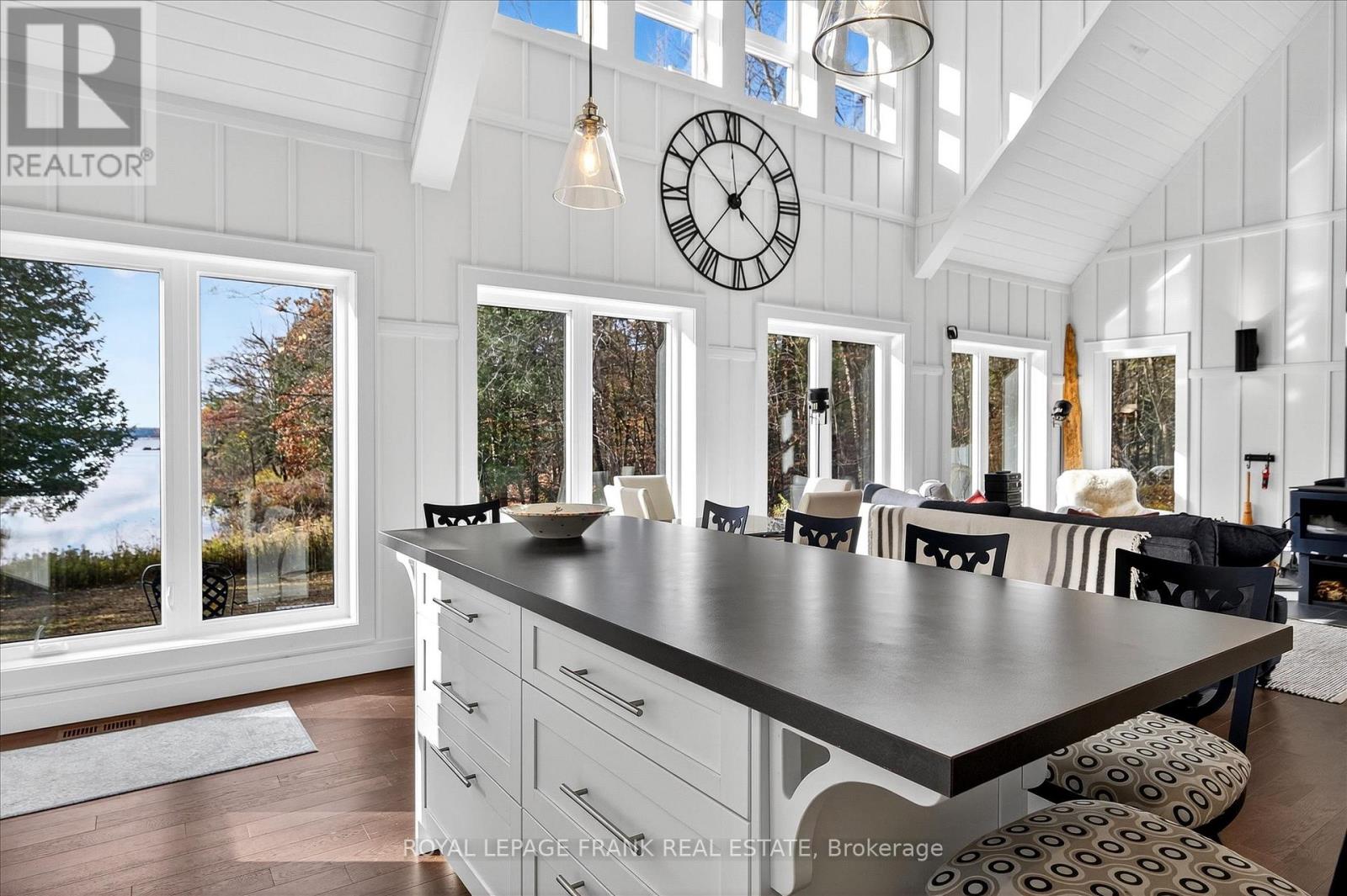 299 Fire Route 10a, North Kawartha, Ontario  K0L 3G0 - Photo 10 - X12995100