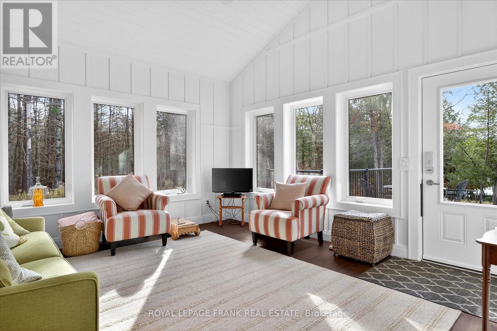 299 Fire Route 10a, North Kawartha, Ontario  K0L 3G0 - Photo 19 - X12995100