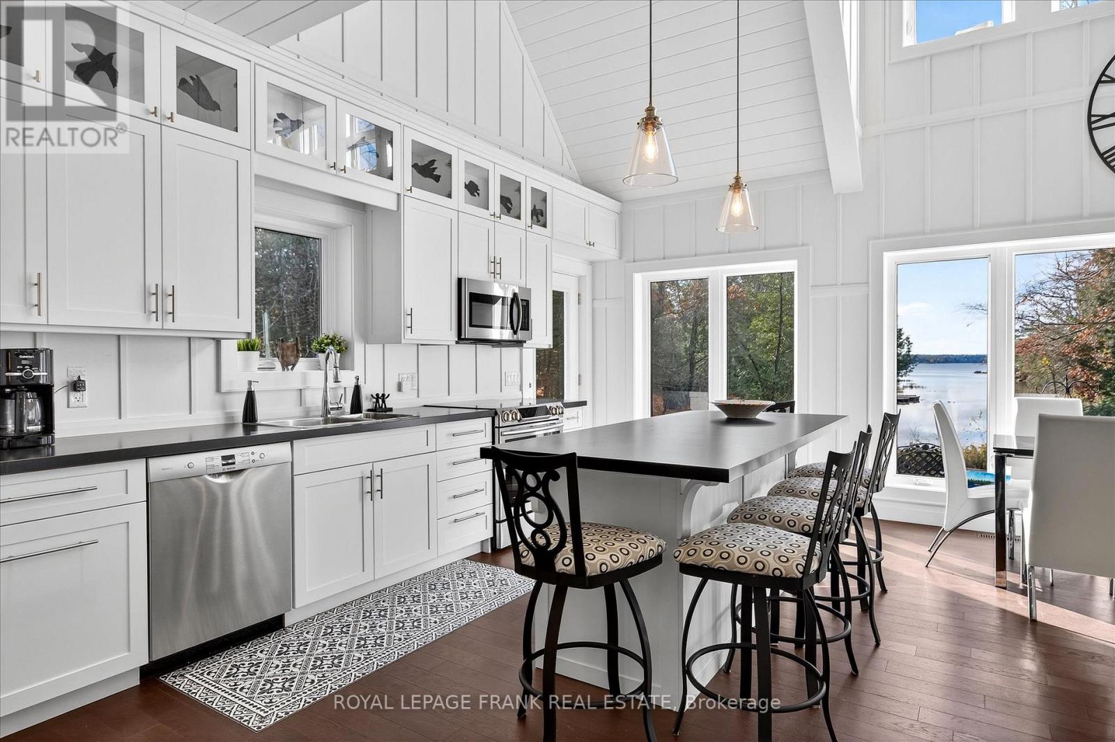 299 Fire Route 10a, North Kawartha, Ontario  K0L 3G0 - Photo 9 - X12995100