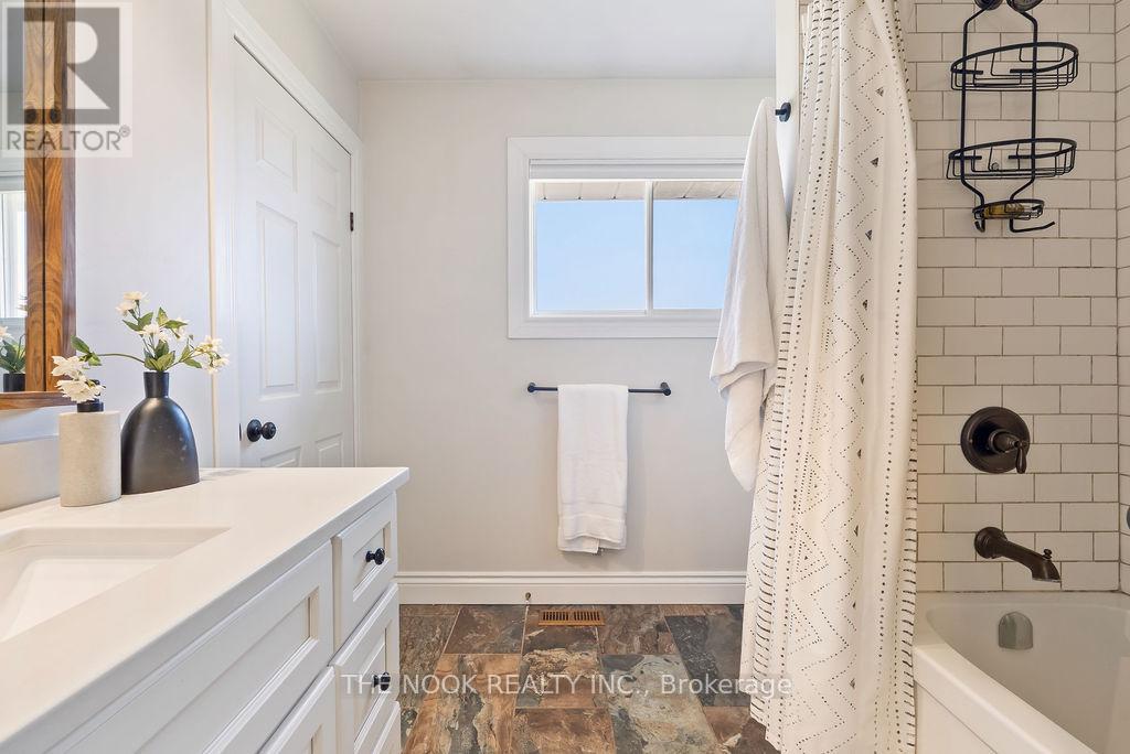 1915 County Road 2 Road, Otonabee-South Monaghan, Ontario  K9J 6X7 - Photo 23 - X12995436