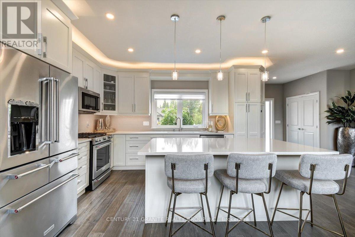 9 Bancroft Ridge Drive, Bancroft (Bancroft Ward), Ontario  K0L 1C0 - Photo 7 - X12995466