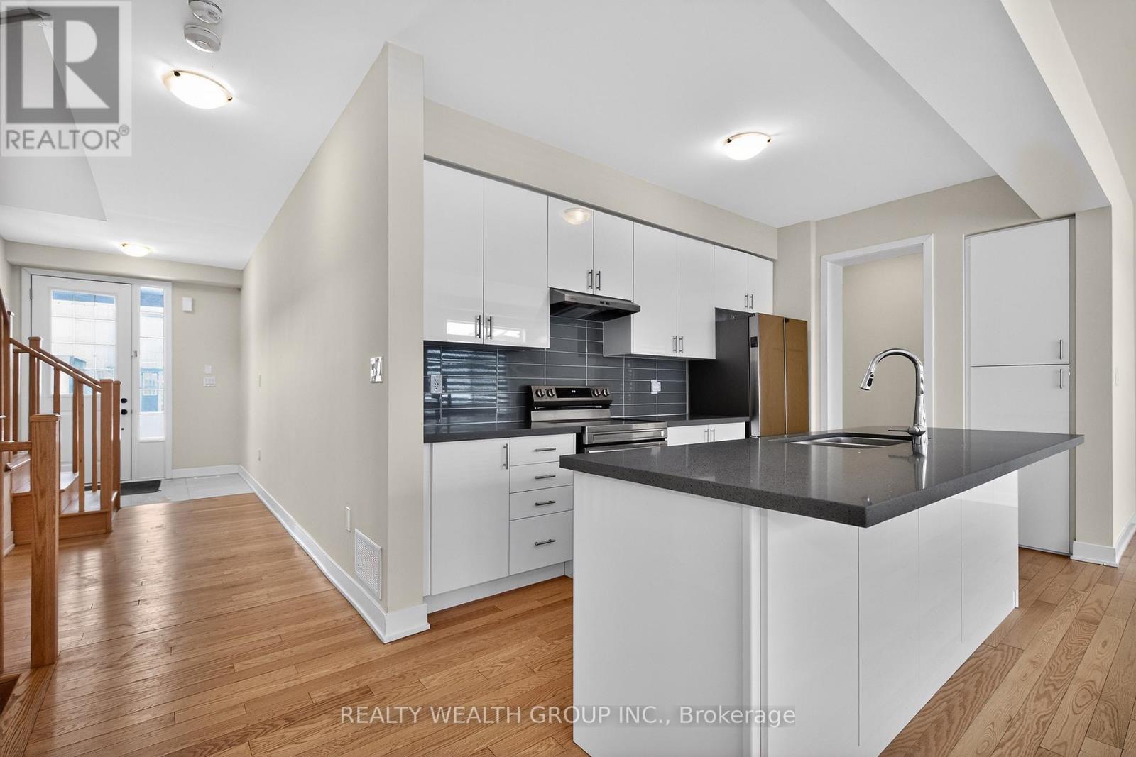 803 Griffin Trail, Peterborough (Monaghan Ward 2), Ontario  K9K 0J1 - Photo 5 - X12995932