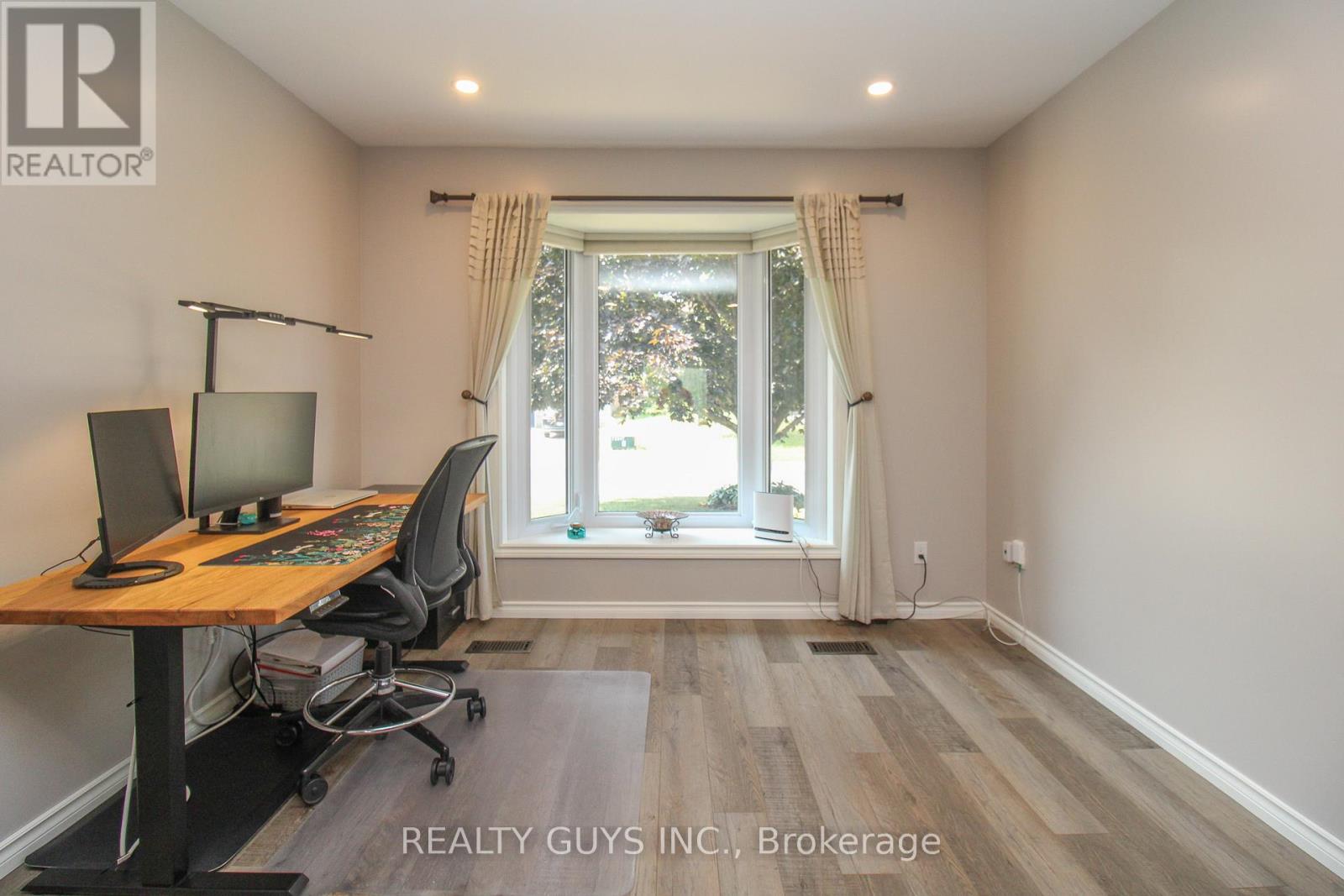 2515 Farmcrest Avenue, Peterborough (Ashburnham Ward 4), Ontario  K9L 1R8 - Photo 34 - X12996306