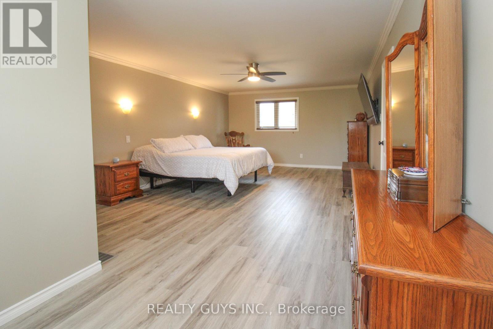 2515 Farmcrest Avenue, Peterborough (Ashburnham Ward 4), Ontario  K9L 1R8 - Photo 38 - X12996306