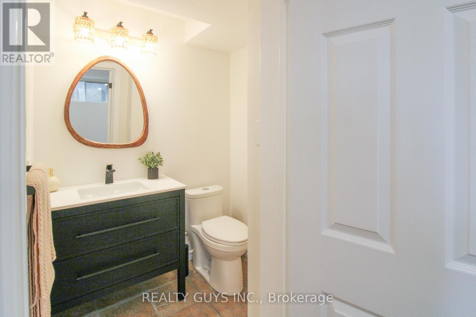 2515 Farmcrest Avenue, Peterborough (Ashburnham Ward 4), Ontario  K9L 1R8 - Photo 48 - X12996306