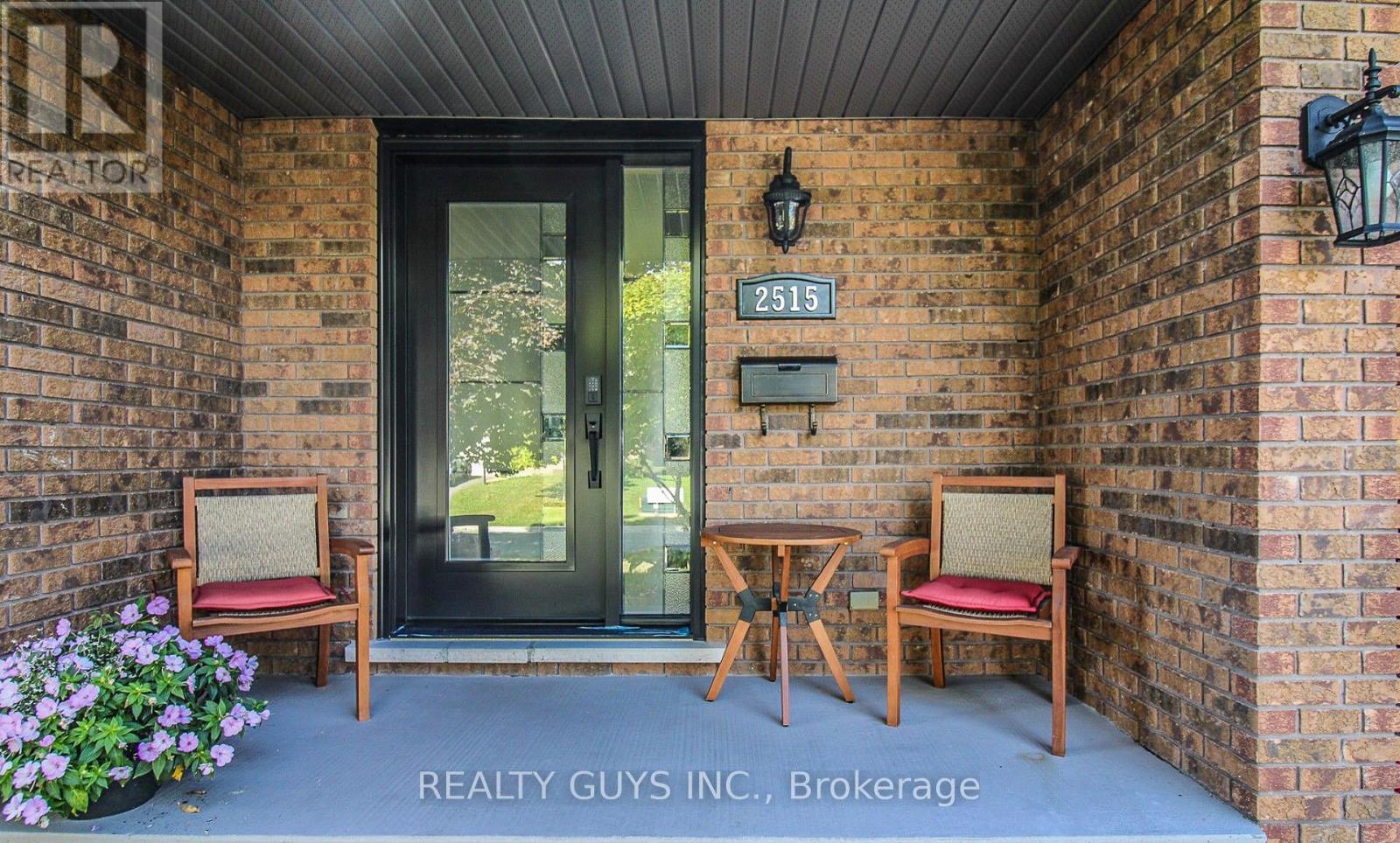 2515 Farmcrest Avenue, Peterborough (Ashburnham Ward 4), Ontario  K9L 1R8 - Photo 5 - X12996306