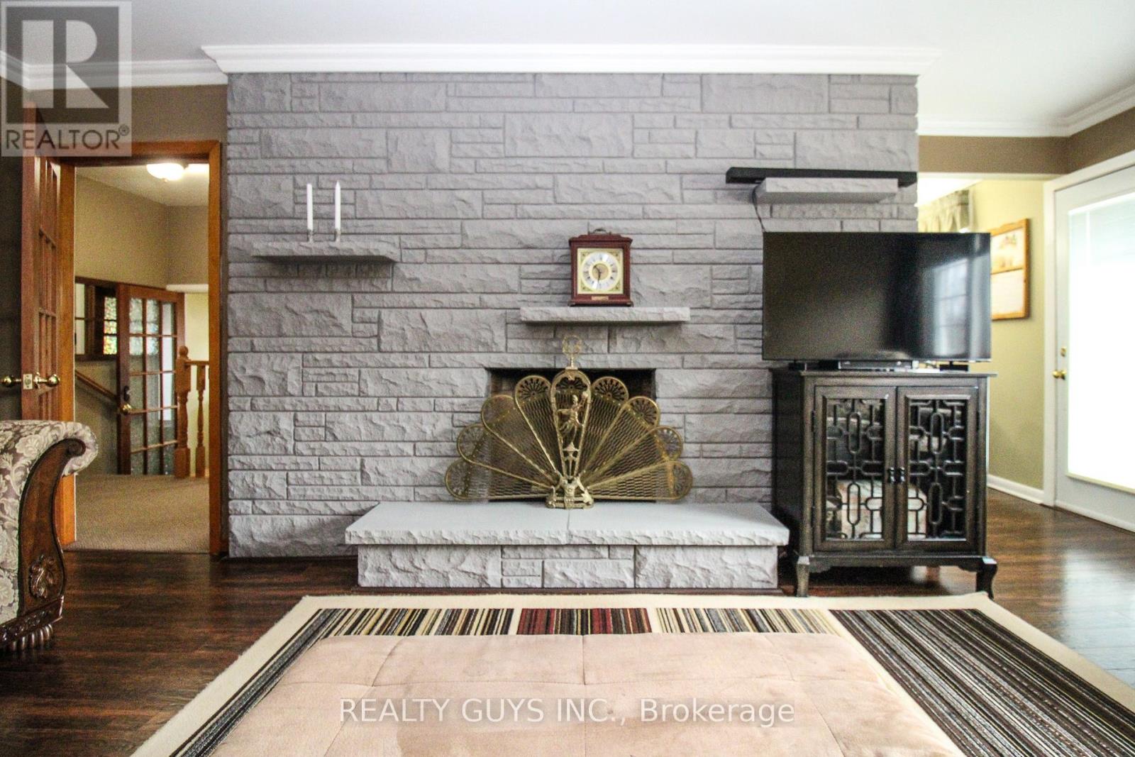 734 Crawford Place, Peterborough (Otonabee Ward 1), Ontario  K9J 3X3 - Photo 14 - X12996340