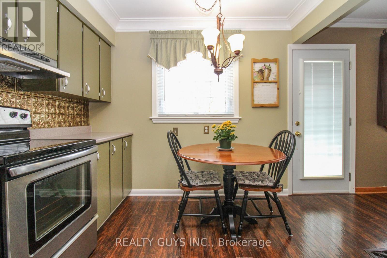 734 Crawford Place, Peterborough (Otonabee Ward 1), Ontario  K9J 3X3 - Photo 21 - X12996340