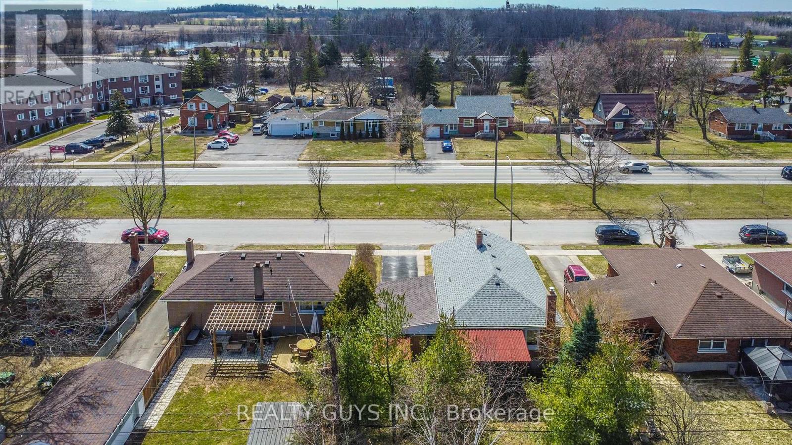 734 Crawford Place, Peterborough (Otonabee Ward 1), Ontario  K9J 3X3 - Photo 3 - X12996340