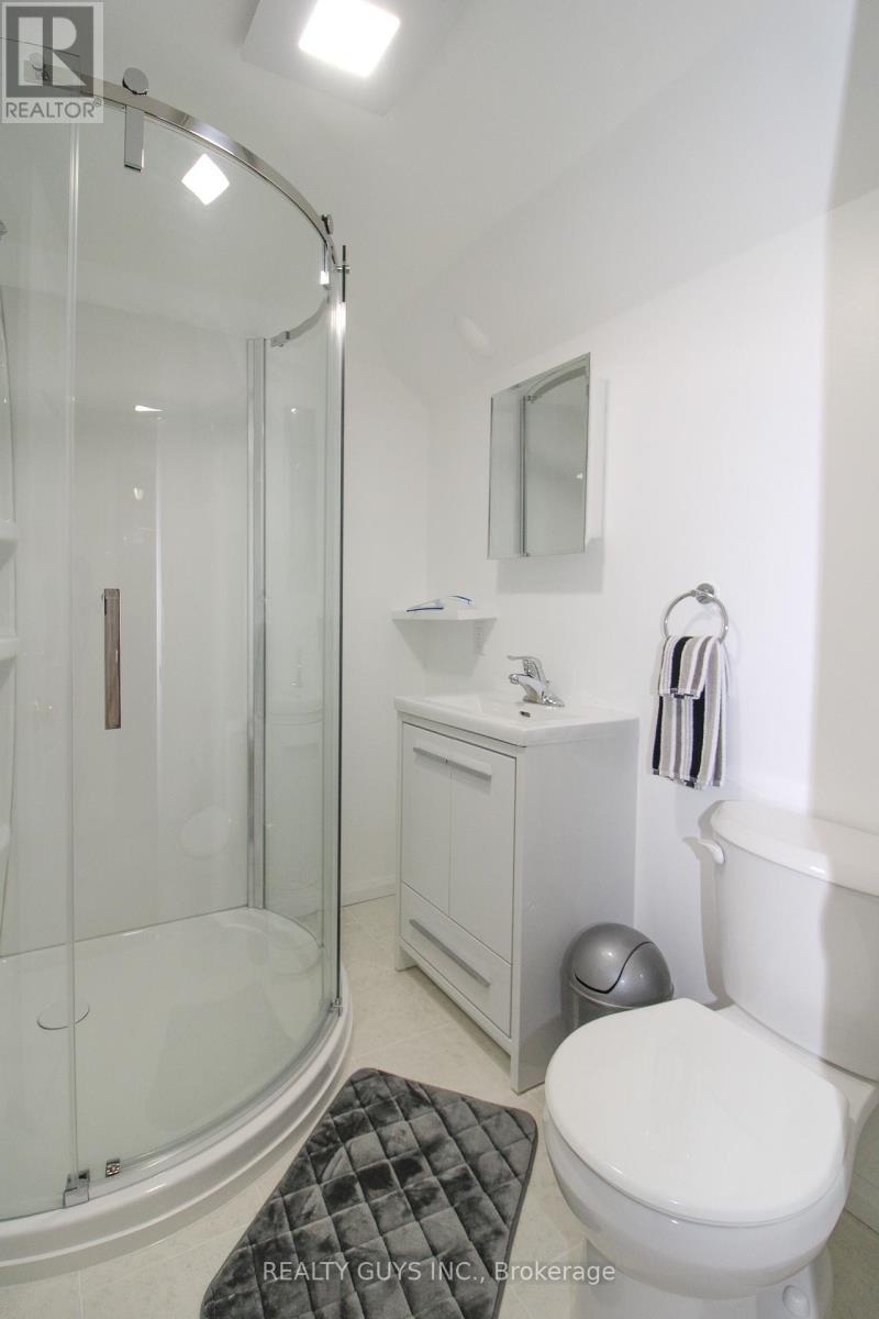 734 Crawford Place, Peterborough (Otonabee Ward 1), Ontario  K9J 3X3 - Photo 45 - X12996340