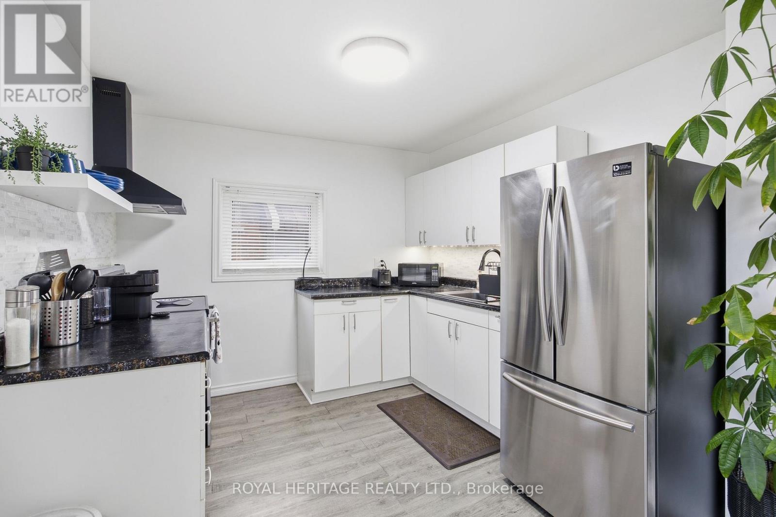 395 Edison Avenue, Peterborough (Otonabee Ward 1), Ontario  K9J 4G4 - Photo 15 - X12997248