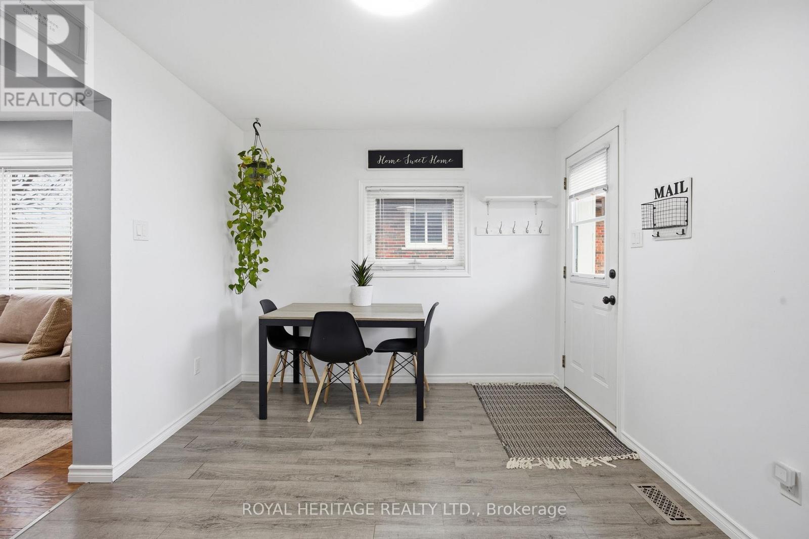 395 Edison Avenue, Peterborough (Otonabee Ward 1), Ontario  K9J 4G4 - Photo 17 - X12997248