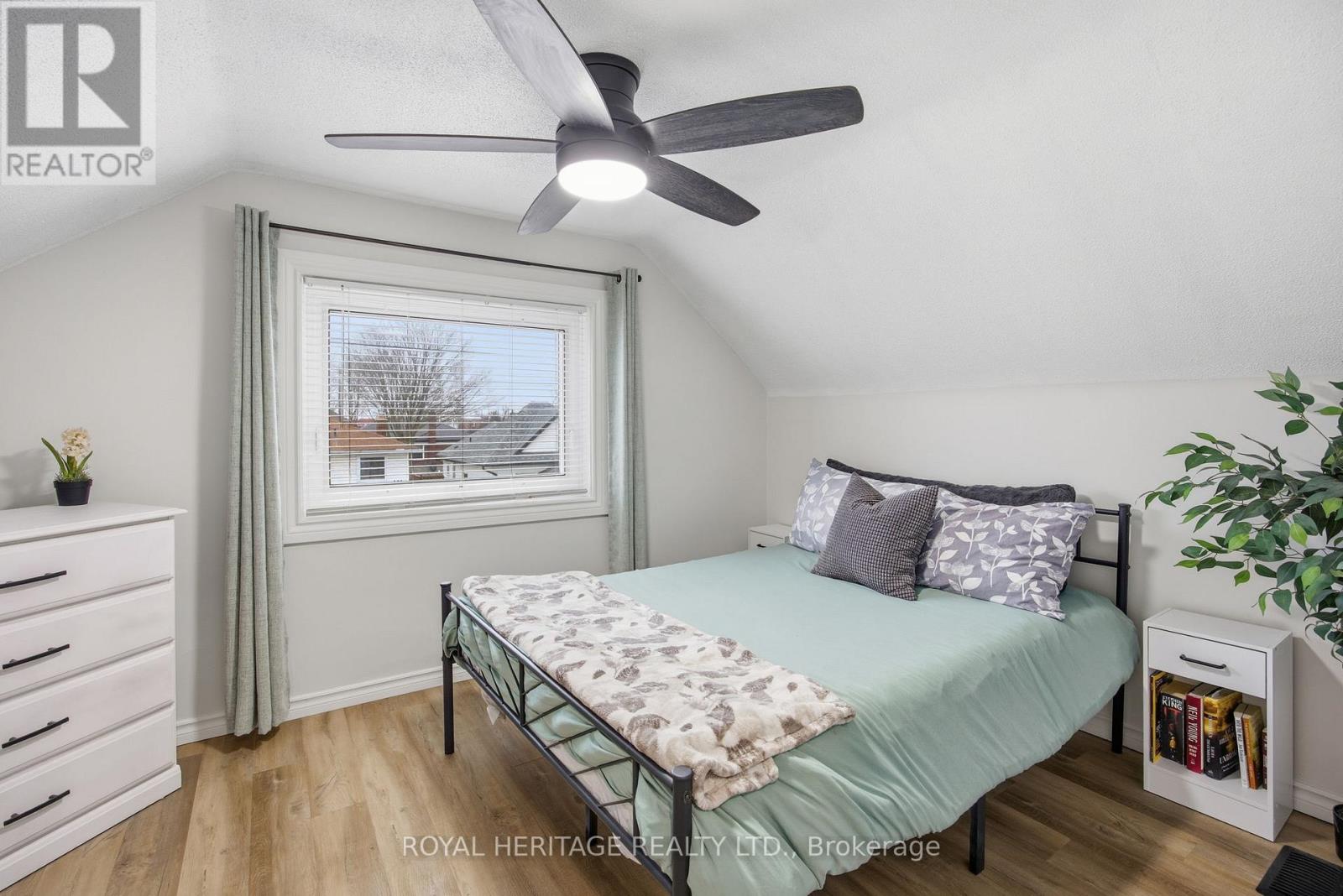 395 Edison Avenue, Peterborough (Otonabee Ward 1), Ontario  K9J 4G4 - Photo 24 - X12997248