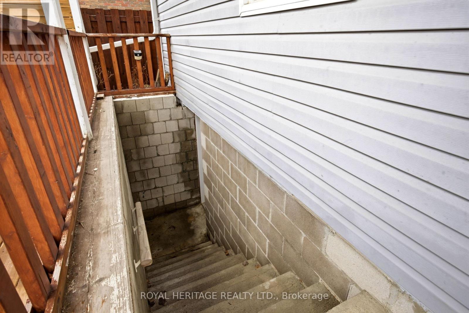 395 Edison Avenue, Peterborough (Otonabee Ward 1), Ontario  K9J 4G4 - Photo 32 - X12997248