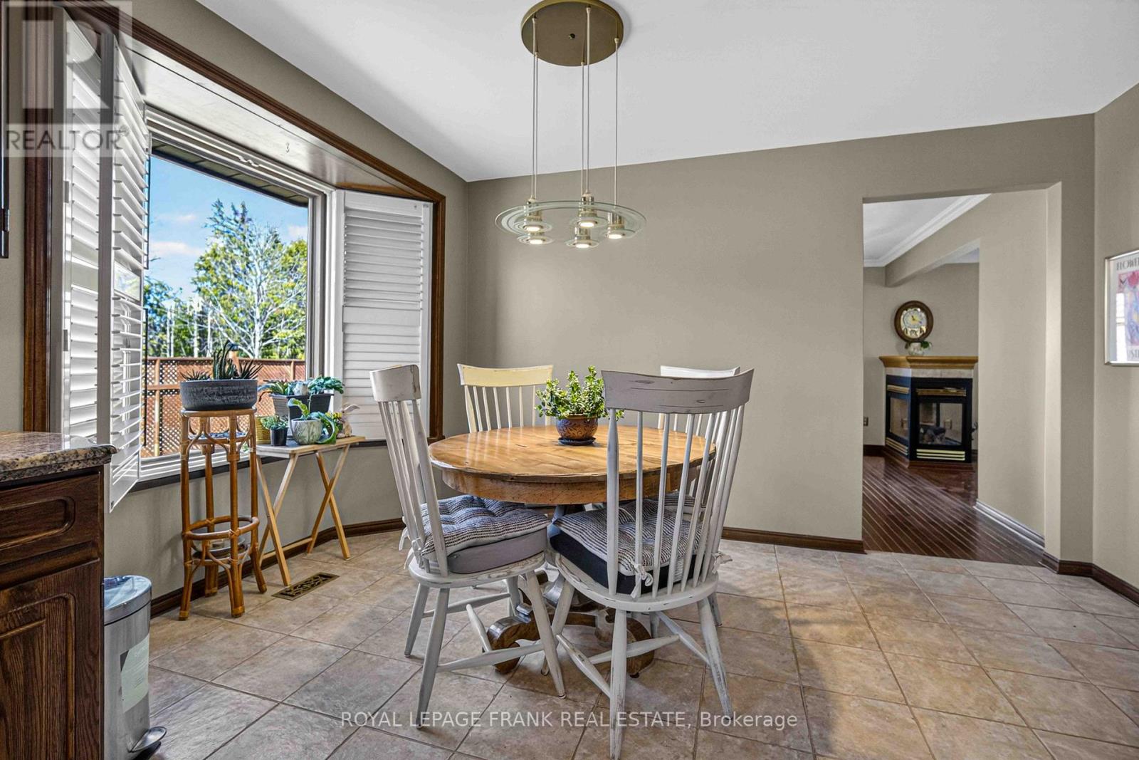 832 Parkhill Road W, Peterborough (Monaghan Ward 2), Ontario  K9J 6P1 - Photo 14 - X12997276