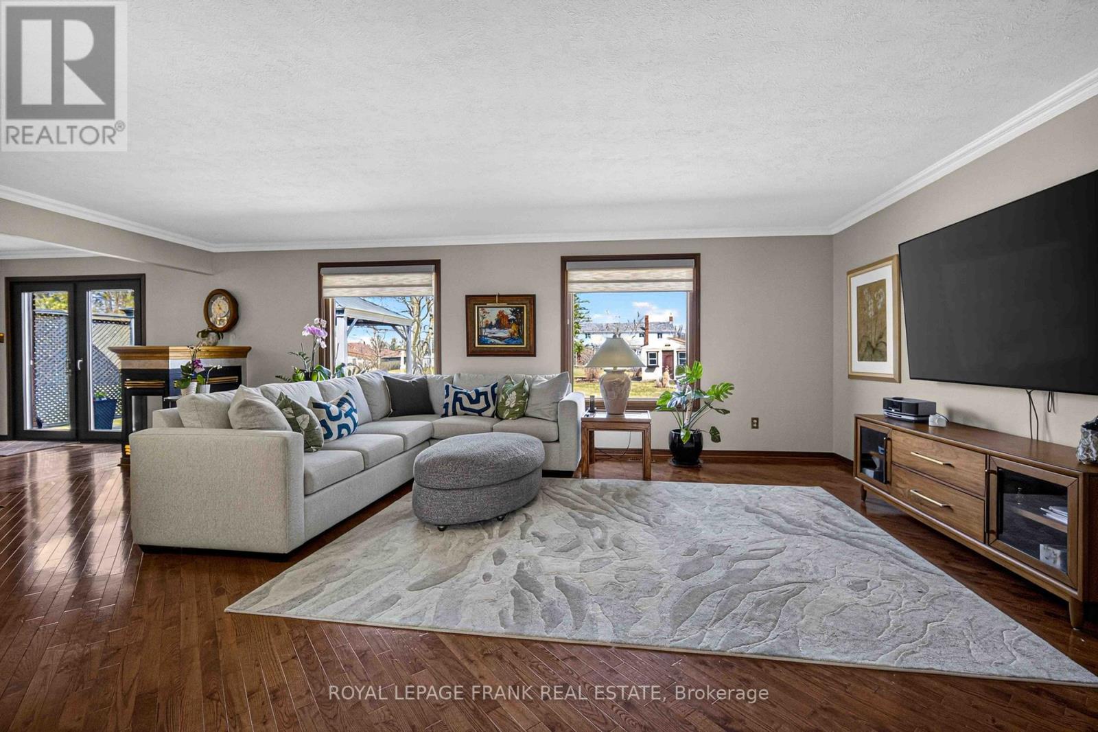 832 Parkhill Road W, Peterborough (Monaghan Ward 2), Ontario  K9J 6P1 - Photo 6 - X12997276