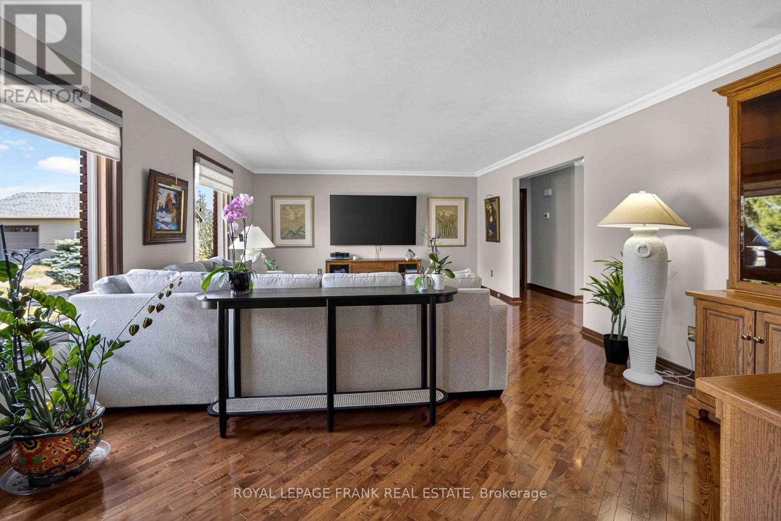 832 Parkhill Road W, Peterborough (Monaghan Ward 2), Ontario  K9J 6P1 - Photo 9 - X12997276