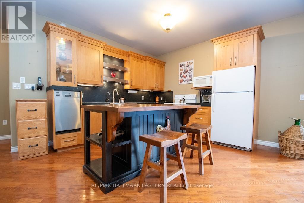 3468 County Rd 36, Trent Lakes, Ontario  K0L 2H0 - Photo 12 - X12997434