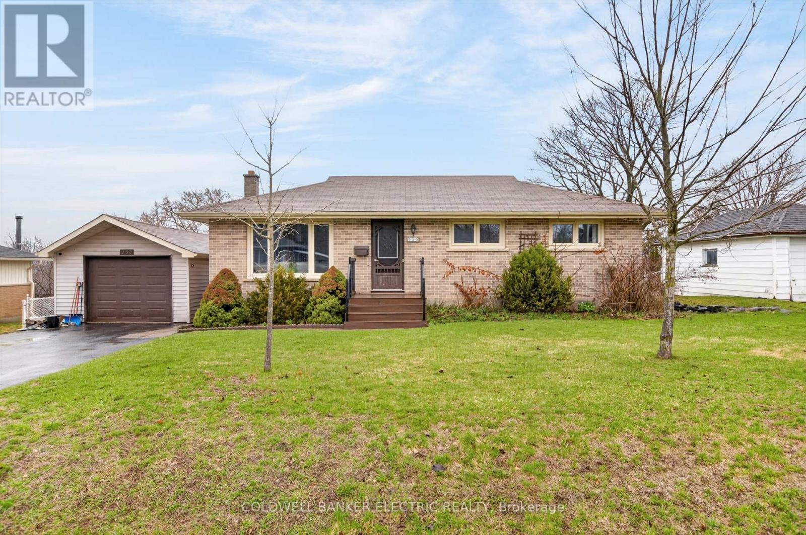 250 Collison Crescent, Peterborough (Ashburnham Ward 4), Ontario  K9J 1A8 - Photo 3 - X13001214