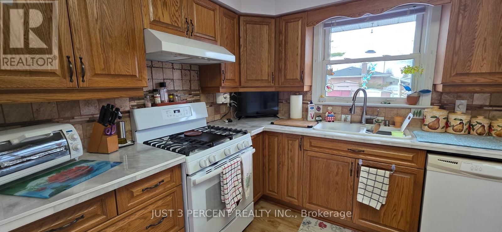 744 Crawford Place, Peterborough (Otonabee Ward 1), Ontario  K9J 3X3 - Photo 8 - X13001620