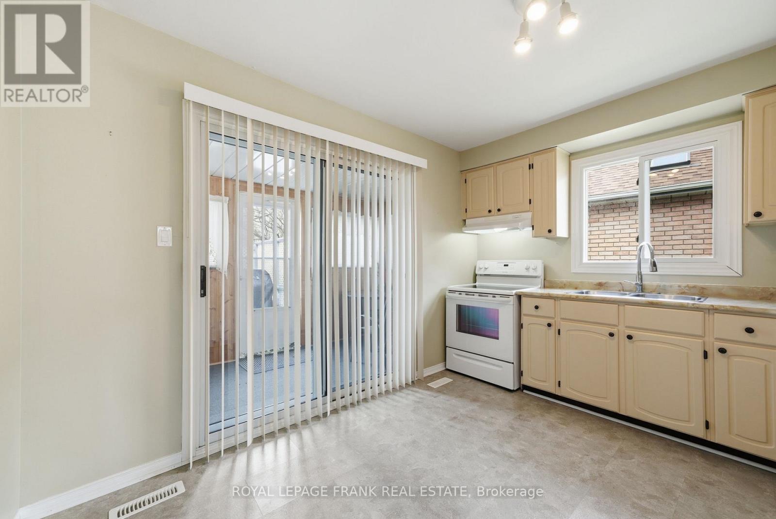 168 Elgin Street, Kawartha Lakes (Lindsay), Ontario  K9V 6B3 - Photo 12 - X13003034