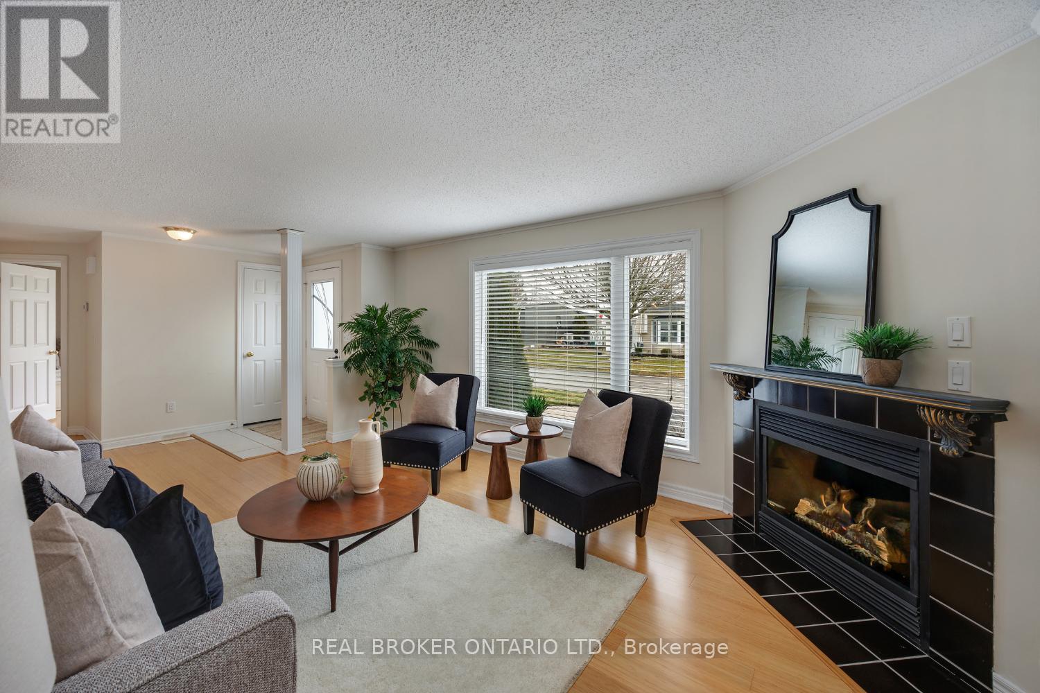 90 The Cove Road, Clarington (Bowmanville), Ontario  L1B 1B5 - Photo 10 - E13003268