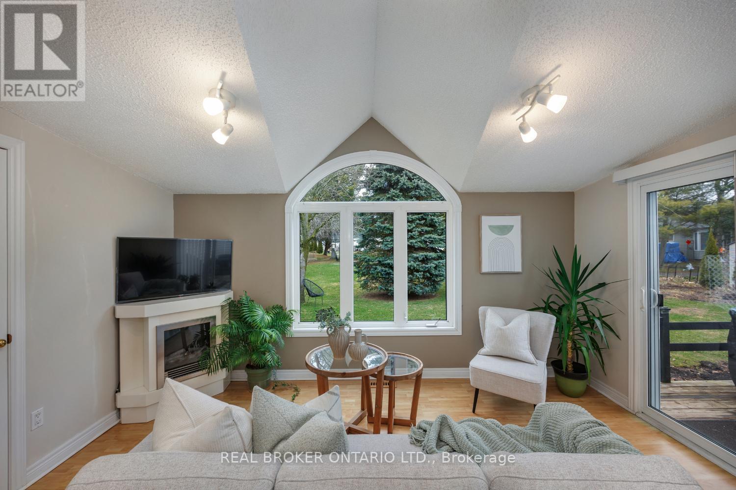 90 The Cove Road, Clarington (Bowmanville), Ontario  L1B 1B5 - Photo 18 - E13003268