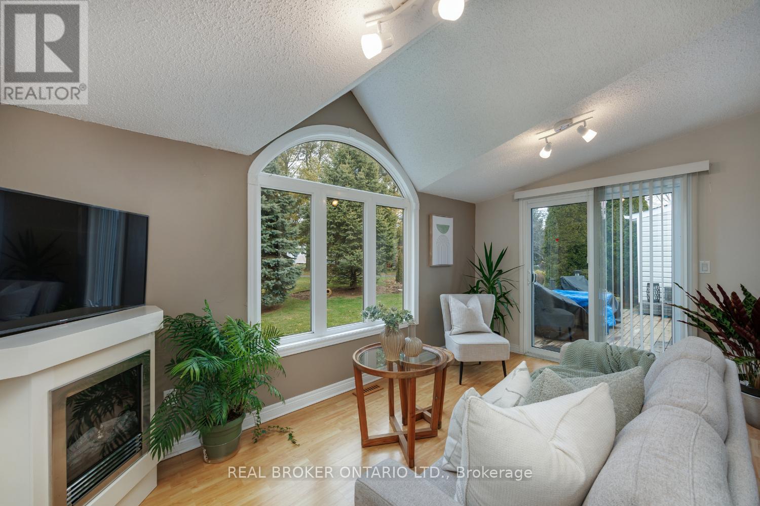 90 The Cove Road, Clarington (Bowmanville), Ontario  L1B 1B5 - Photo 19 - E13003268