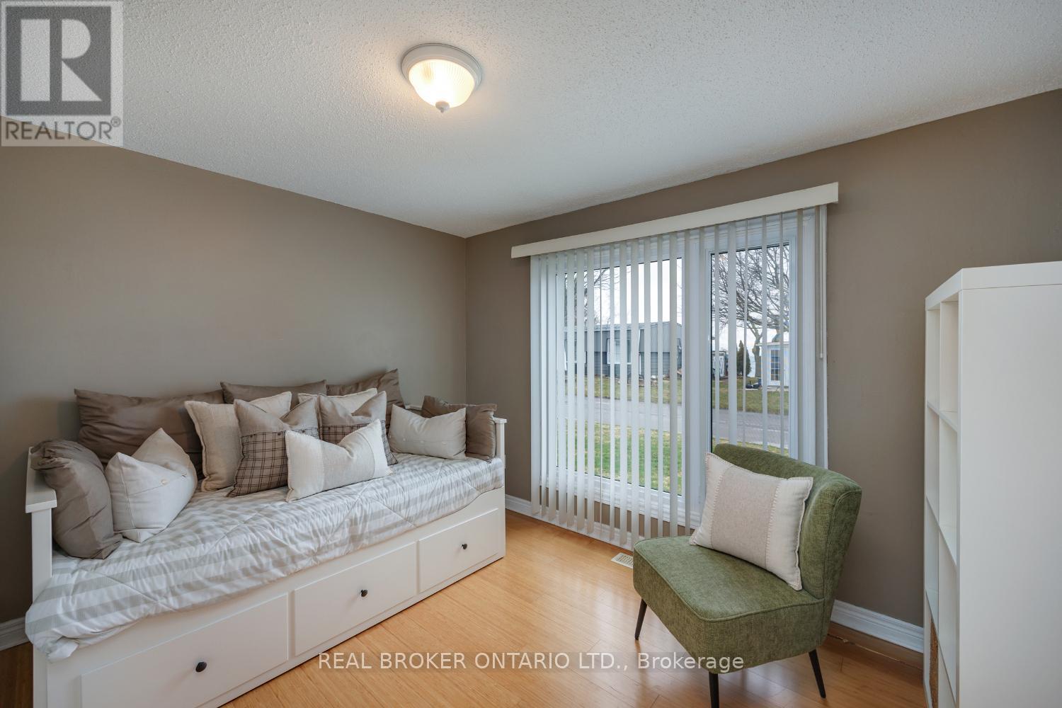90 The Cove Road, Clarington (Bowmanville), Ontario  L1B 1B5 - Photo 24 - E13003268