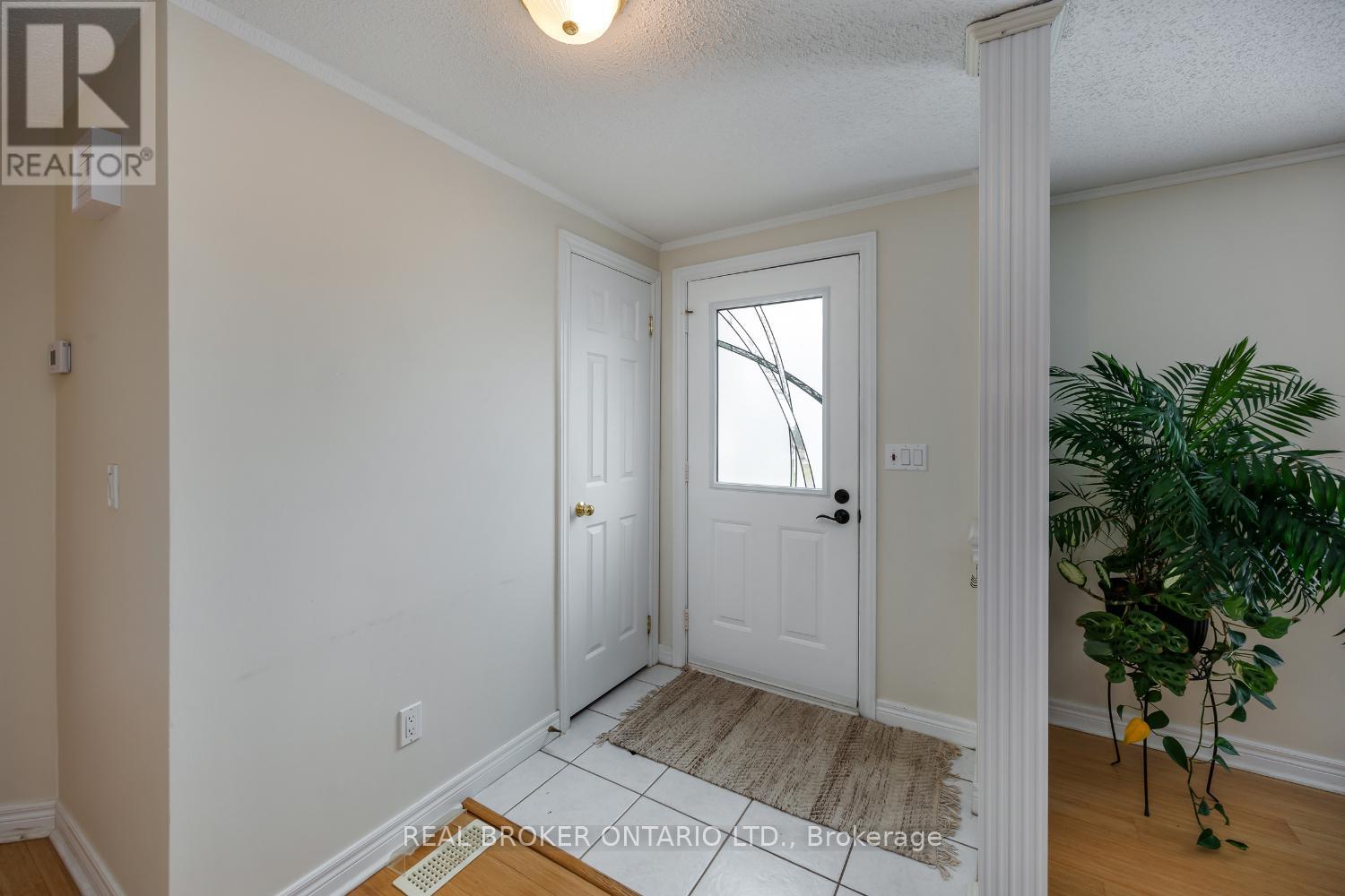 90 The Cove Road, Clarington (Bowmanville), Ontario  L1B 1B5 - Photo 8 - E13003268