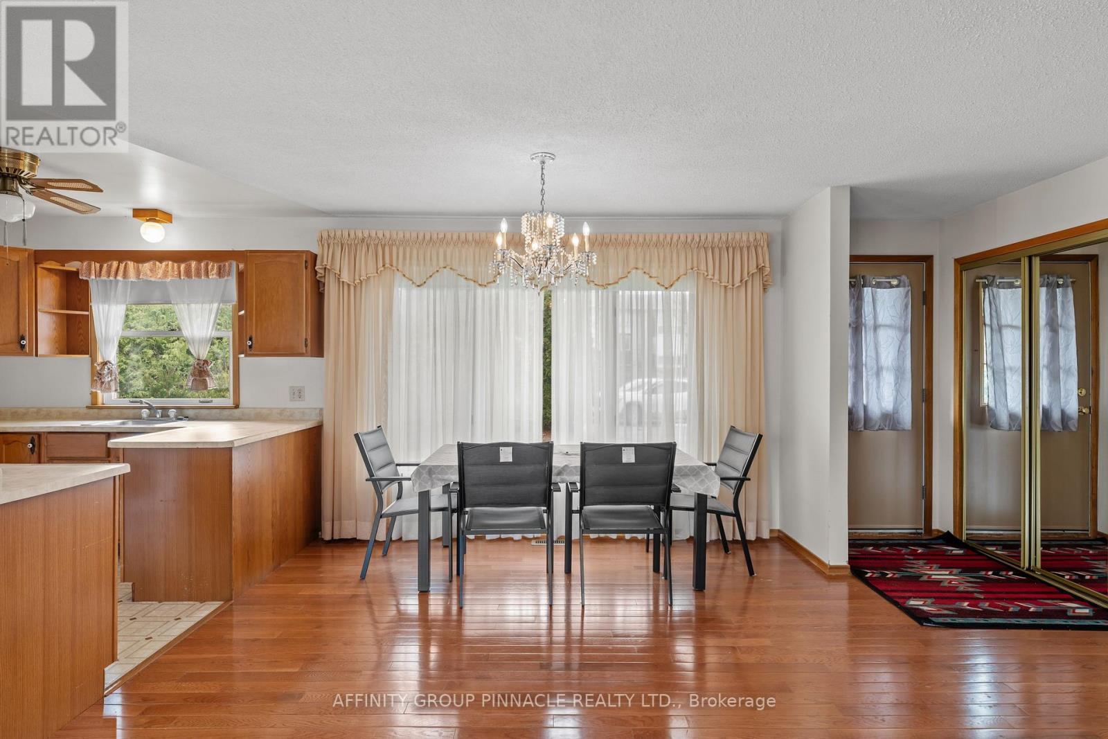 28 Water Street, Kawartha Lakes (Lindsay), Ontario  K9V 2C8 - Photo 8 - X13003426